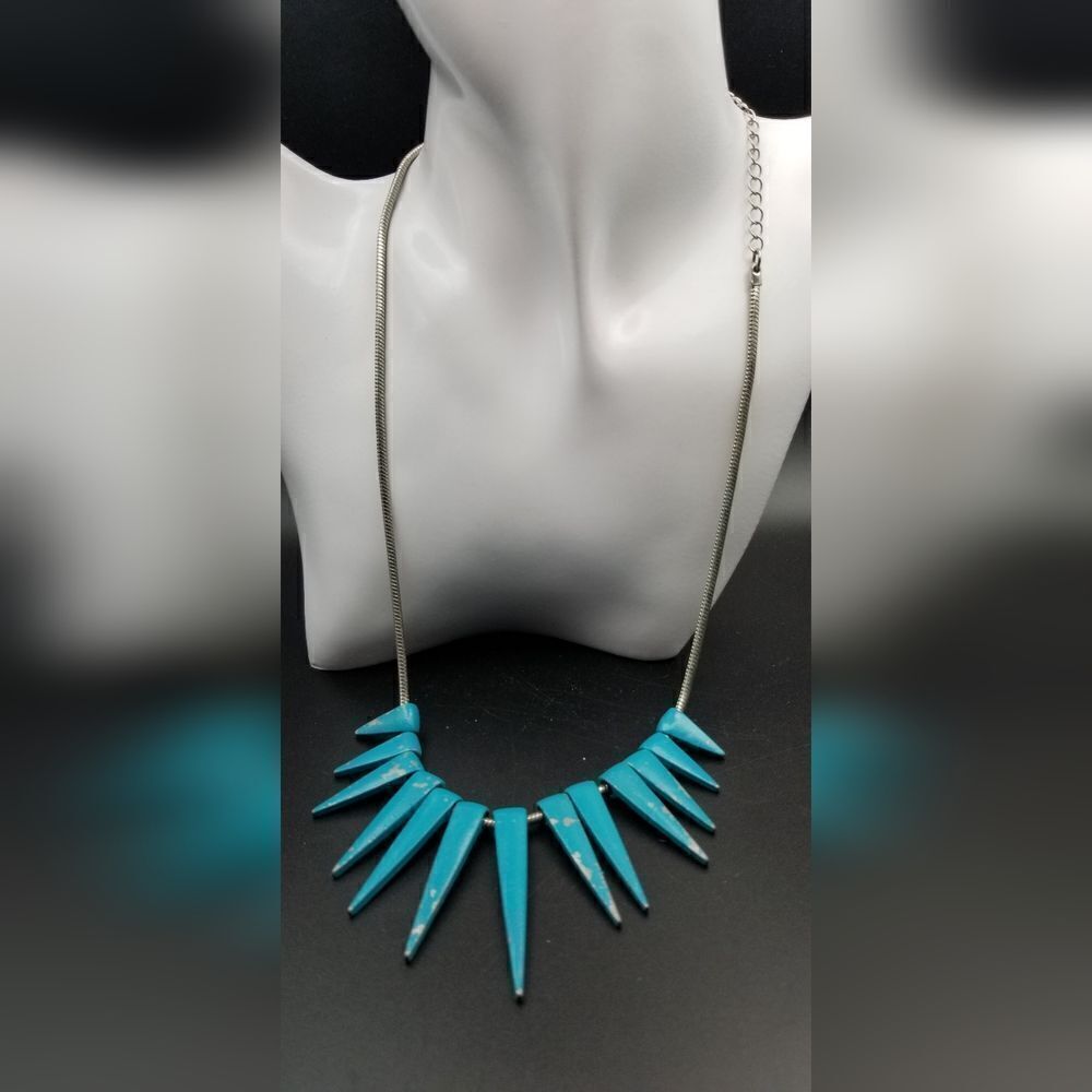 Southwestern spiked necklace. N228